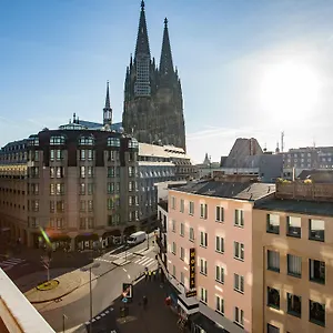 Boutique 003 Am Dom, Trademark Collection By Wyndham *** Köln